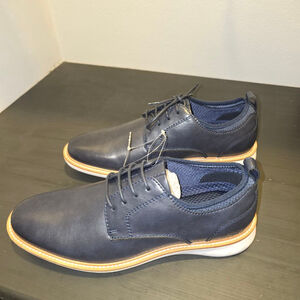 Men's Freeman Navy Oxfords & Derbys with Brown Soles Size 9